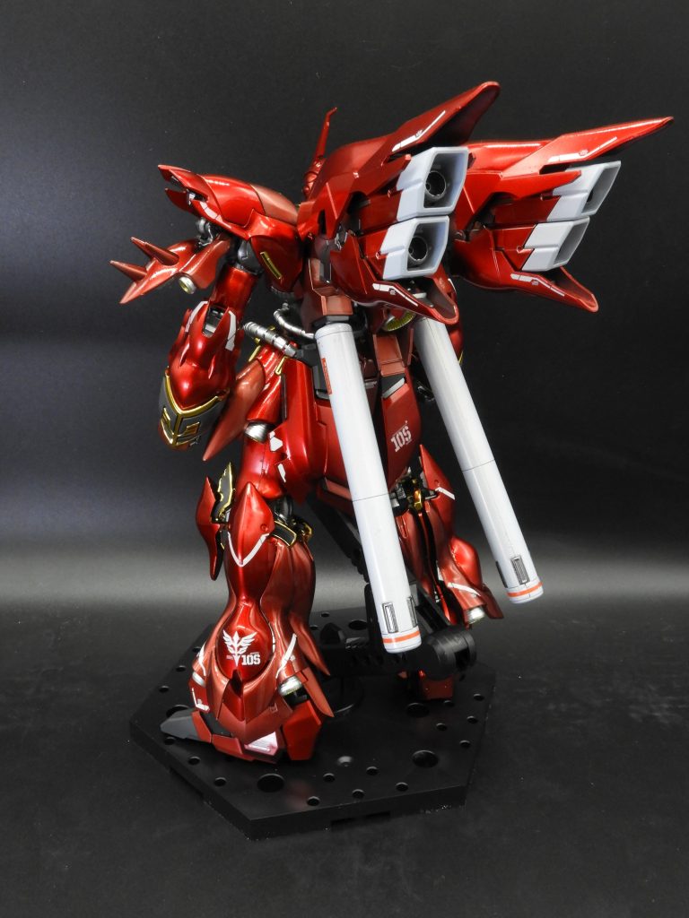 素組をしてポロリは多いわ、腰がフニャフニャだわで嫌いなキットになっていたのですが、ガンダムデカールが買えたので、全塗装で作り直しました。