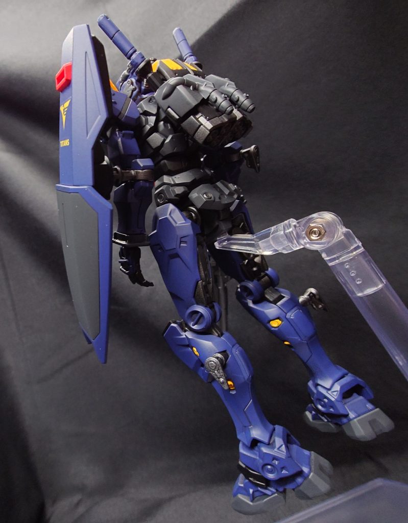 HGGQ4 g-MS-α 赤いガンダム 『第３話 黒いガンダム』–7枚目/制作者：早摘みレモン