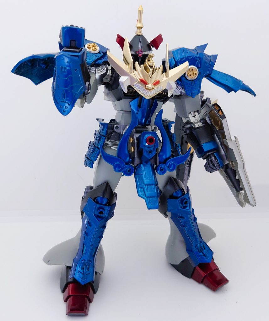 右腕には手甲を、左腕に盾を装備させてみました。