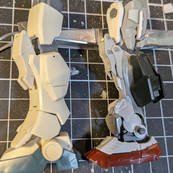 08小隊の主役機、Ez-8。「復讐のレクイエム」の世界観で作っています。特に特徴的な膝の装甲をプラ板とプラ棒でスクラッチしました(gundam-kao6)（2枚目）