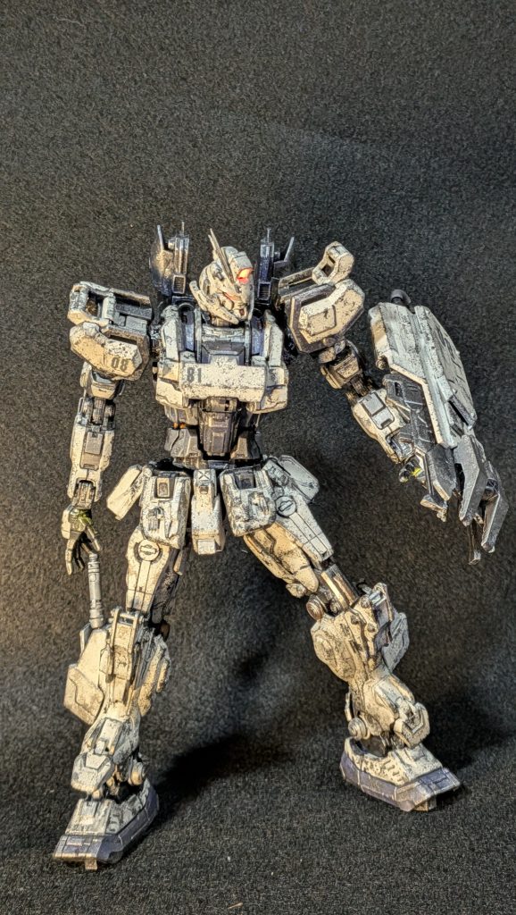 今回もちゃんとふくらはぎからビームサーベル出てきます😸(gandam-hand2)