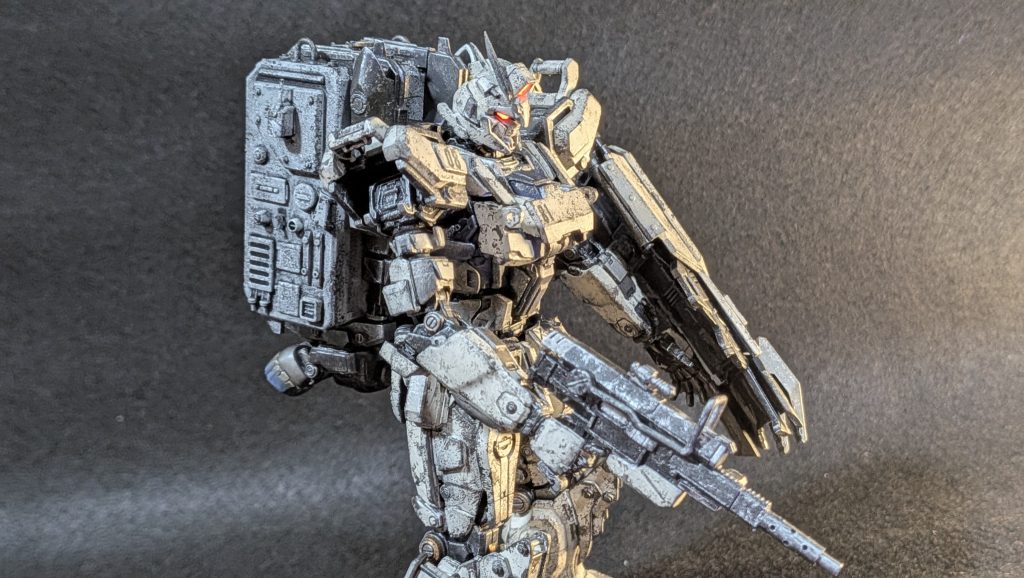 バックパックを装備するとこんな感じです。