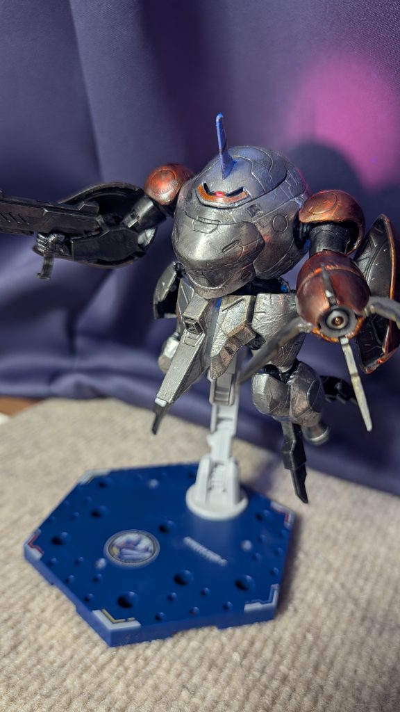 テープ足りないといけないと思って、いっぱい買っちゃったんでもう一回やってみようかとは思ってますやっぱファーストガンダム系のまだシンプルなのが向いてると、ズゴックとかギャンとか