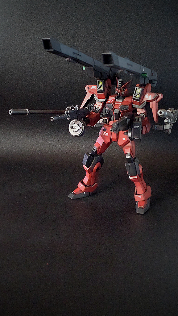 武装をフル展開したところです。イメージはヘビーアームズの全弾発射とフリーダムのフルバーストを足して2で割った感じでお願いします。