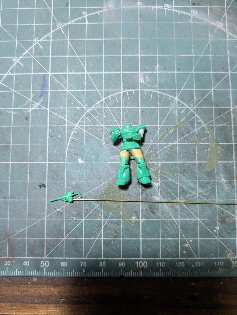 0.5ミリの真鍮線より細いビームライフルが折れたら、御蔵入りの可能性大🤣🤣🤣