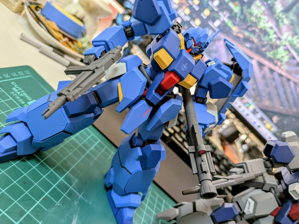 私は、下半身が太めのUC版のほうが好みですね