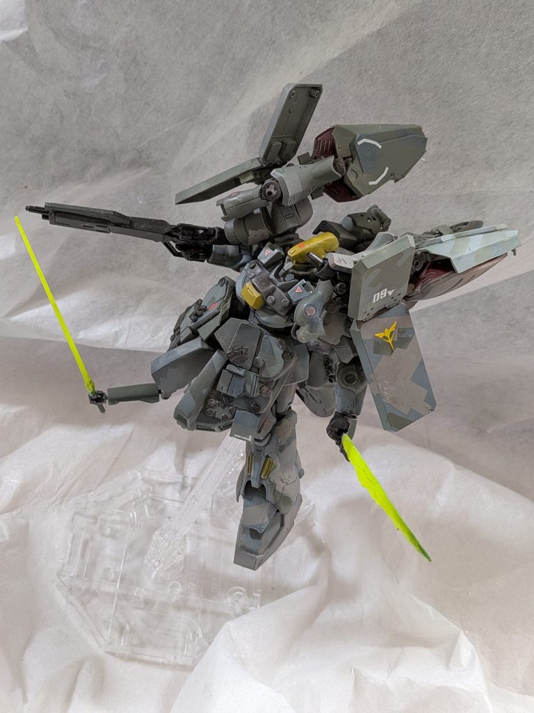 さらに隠し腕を持ち接近戦にもパワフルに戦えるようにしました。