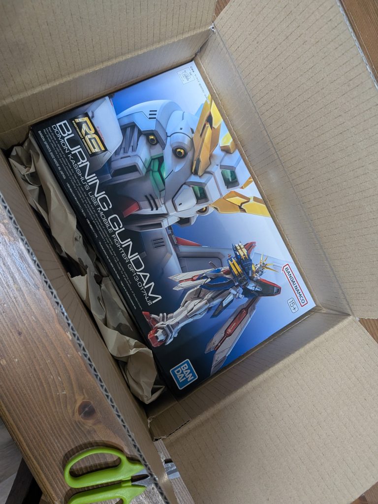 作品名：やっと届いた<p>やっと届いたRGゴッドガンダムこれを組み立て近い内にアップします</p>
