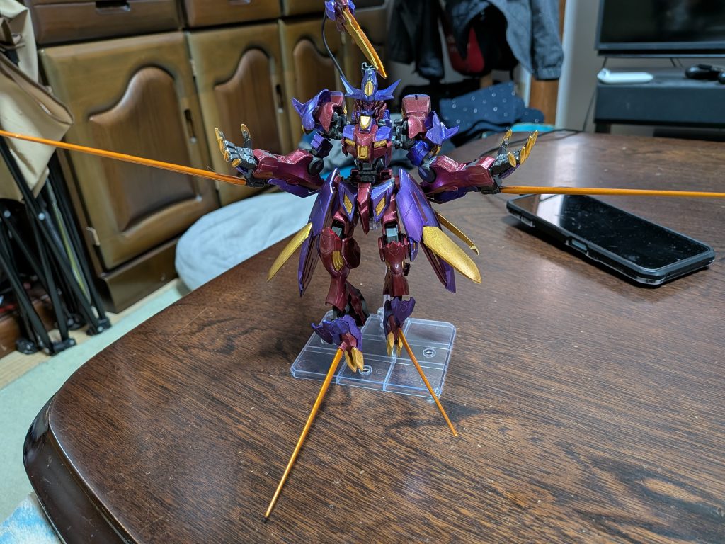 ビームサーベル、ファング展開状態。