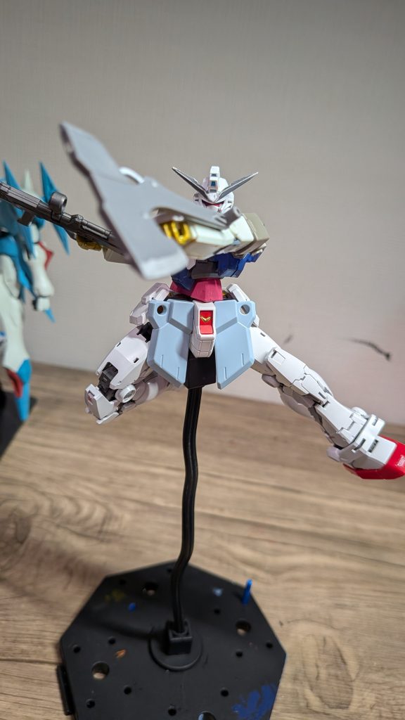 武装は、バトルアックスとビームライフルというシンプル武装である。