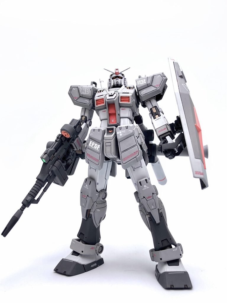 使用したデカールはガンダムデカールDX01、HJマスオ専用セット１、HJモデラーズデカール マーキング02、グッドマークデカールのラインとアヴィエーションテイストです。ビームライフルはオリジン版の前期型です。ゴツめの本体に合うデザイン。オリジン版のキャノン砲をバックパックに取り付けられますが、フルアーマーガンダム感が増すので今回は無し。