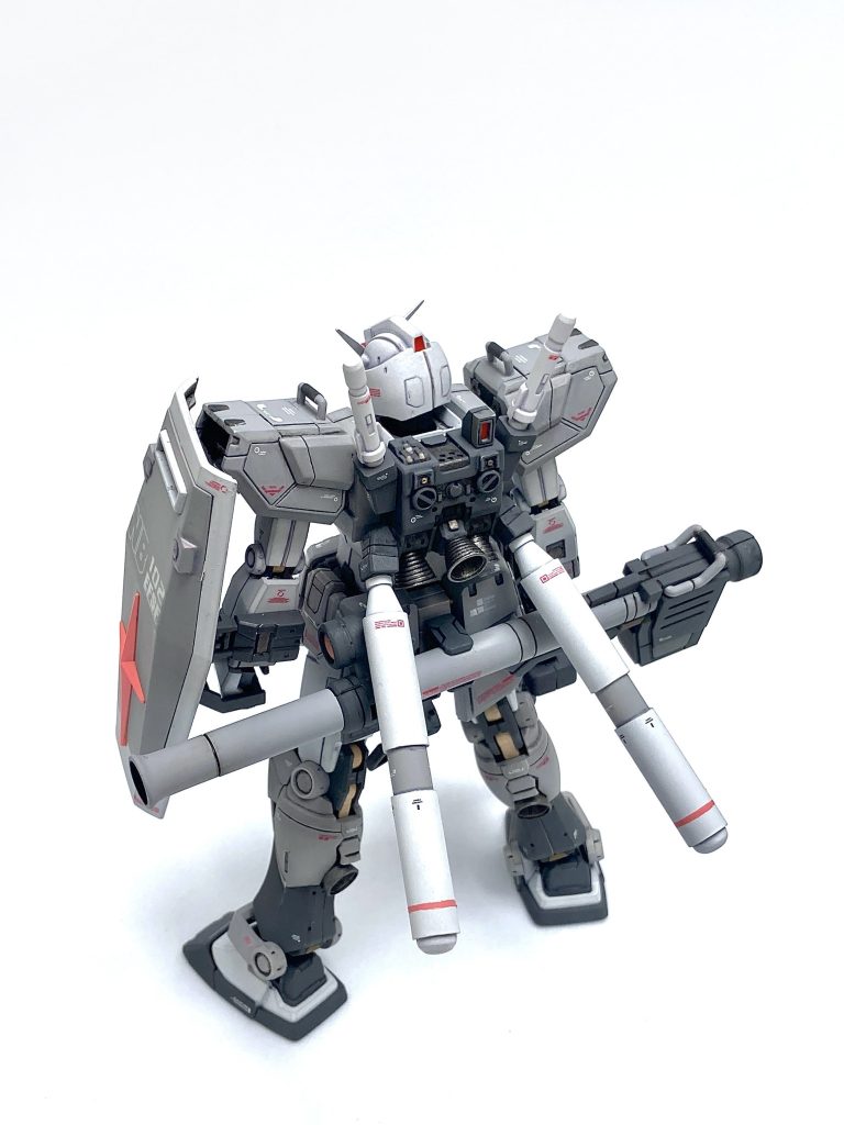 この写真が一番バックパック上面のディテールがわかりやすいかと。プロペラントタンク、かっこいいけどスラスターの熱で爆発しないのか心配になりますよね。大丈夫なんでしょうか。