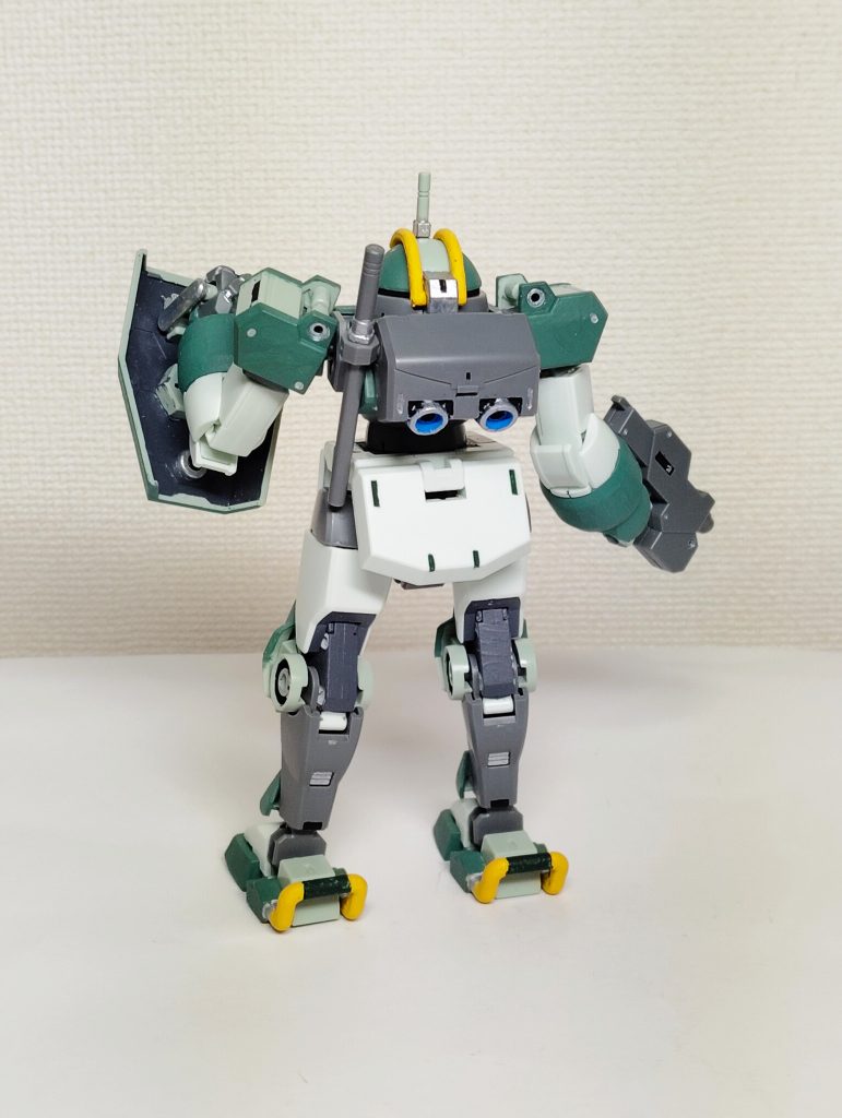 スラスターノズルは青色に。