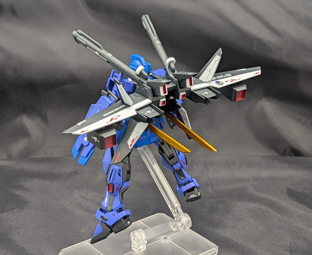 デカールはいつも通り、バンダイ製のものとメガミデバイスについていたものを混ぜ混ぜして貼り付けています。そろそろ在庫がなくなってきた…。