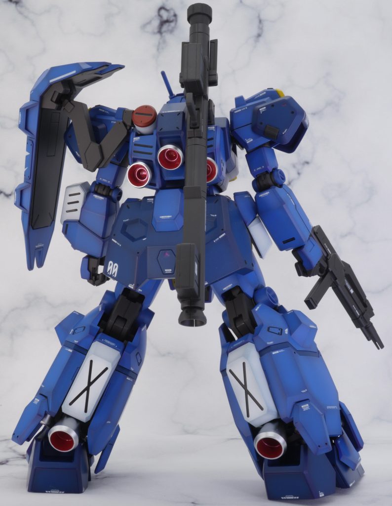 青や赤のパーツはパープルサフでグラデ塗装をすれば色が暗くなり過ぎず、自然なグラデになるのでおすすめです。