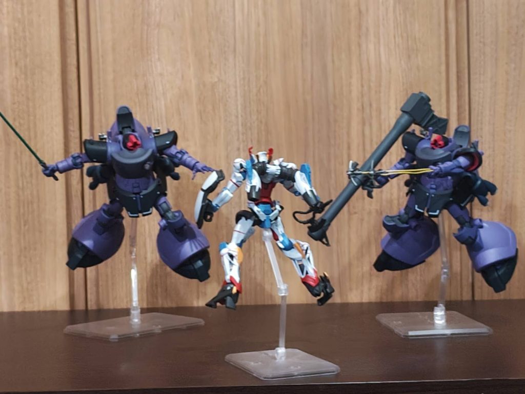 年末に作ったジークアクスを添えて、アニメのワンシーンっぽく。