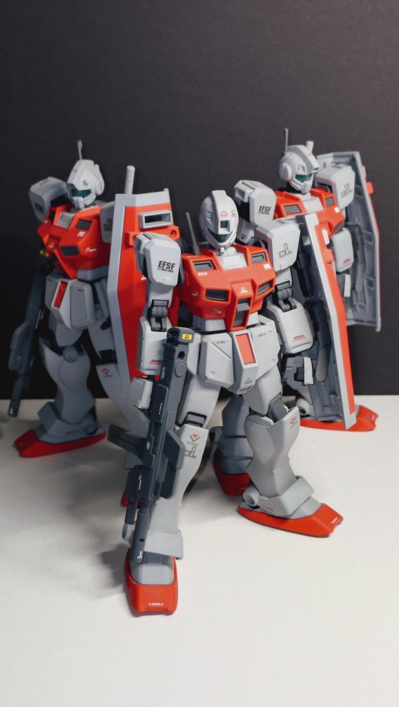 まずはシンプルなオレンジ仕様。合わせ目や肩位置の変更とサブマシンガンをスクラッチしてます(⁠.⁠&nbsp;⁠❛⁠&nbsp;⁠ᴗ⁠&nbsp;⁠❛⁠.⁠)