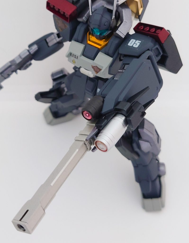 武器その3　シールド+ビームカノンシールドに高性能センサーとビームカノンを取り付けた一体型武器。