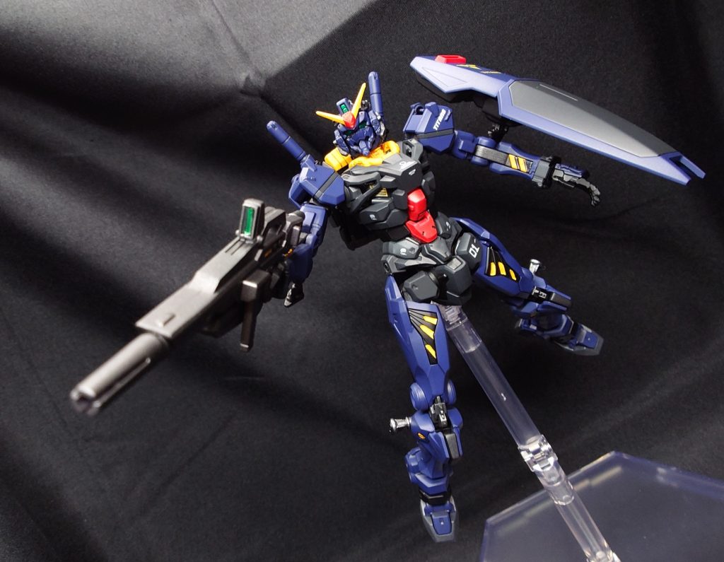 HGGQ4 g-MS-α 赤いガンダム 『第３話 黒いガンダム』–9枚目/制作者：早摘みレモン