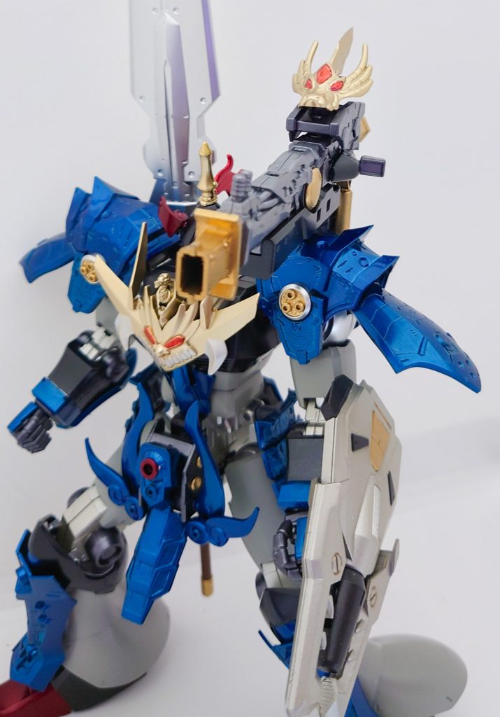 龍の頭の飾りをつけて、龍の咆哮をイメージしてみました。