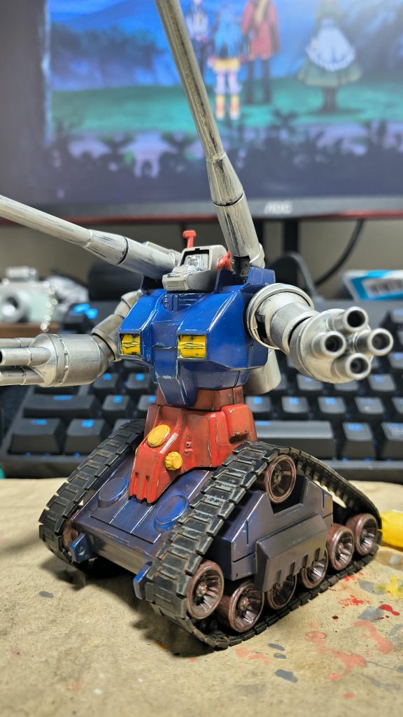 削っては塗って…