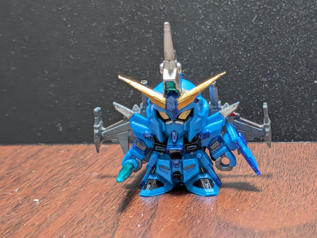 力尽きたのに塗装したせいで雑になったインフィニットジャスティスガンダム弐式。これも赤単成形色で出て欲しかったところ。