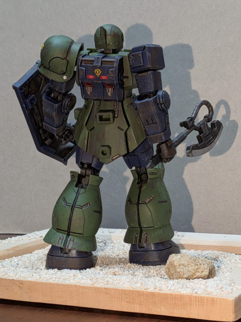 久々に墨入れとつや消しトップコートしました。あとは、初めてチッピング。墨入れ→塗装→デカール→チッピング→汚れ塗装→ウェザリングマスター→つや消しトップコート。ホビージャパンウェブさんの記事を参考にしました。