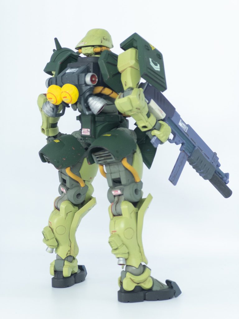 あの世界でもマ・クベ大佐による統合整備計画が実施されその結果として設計されたのが当機種である。短時間とはいえホバーが可能なほどの高い運動性能を持っていたが時を同じくして奪取されたガンダムのリバースエンジニアリングから設計されたゲルググが登場したことにより全体での生産数は多くない。という設定です。