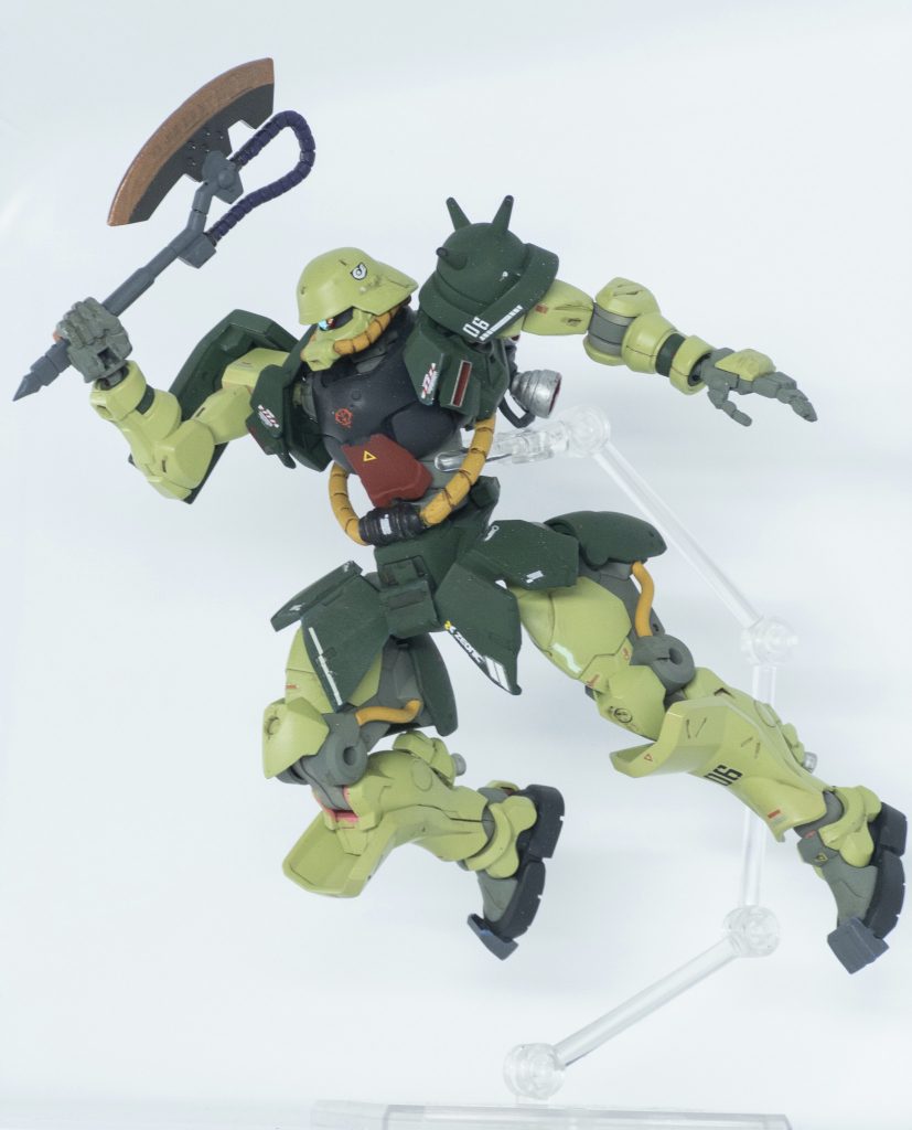 ザクFZといえばヒートホーク。あの世界でもリボーコロニーに秘密裏に搬入された連邦のMSと激しく戦う出来事があったのでしょうか?