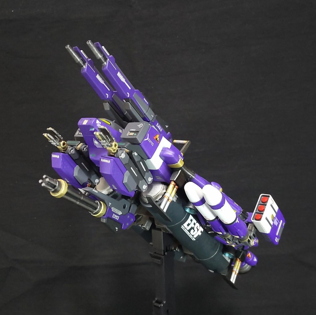 下からのアングル。下方にガトリング砲があるので死角がありません。