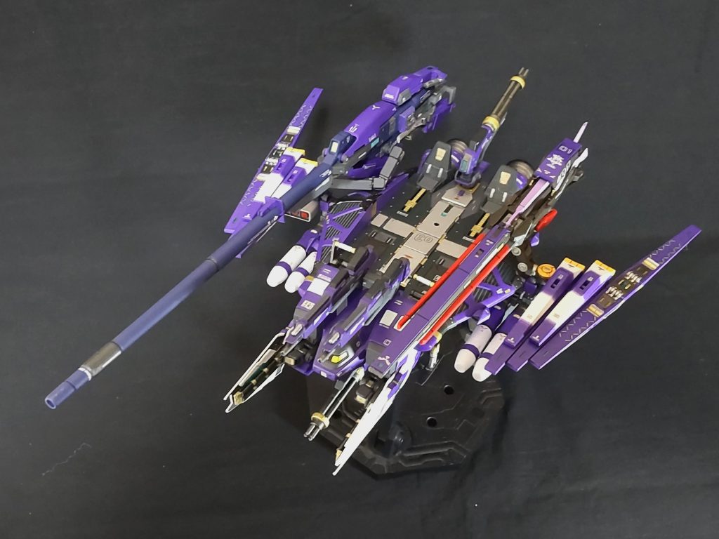ベースジャバー単体ではこんな感じです😄。『武装強化』として、前回の砲撃戦仕様にνガンダムの装備を盛りました😆。