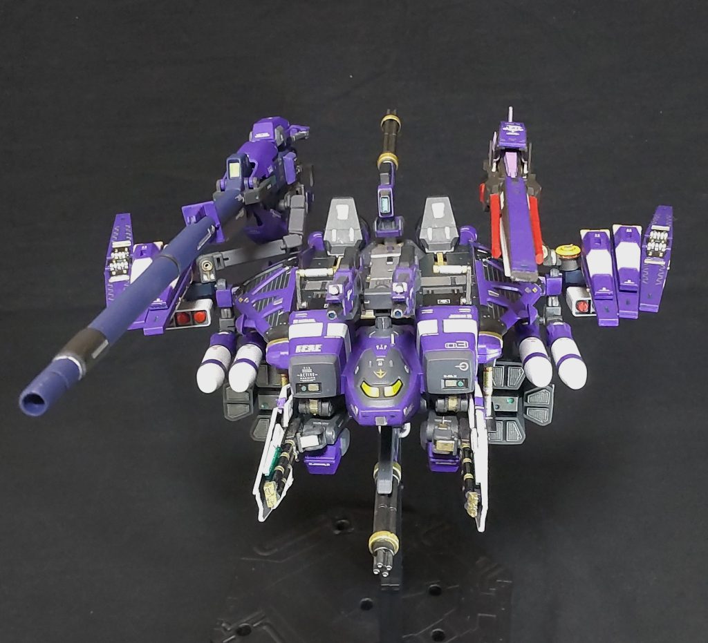 νガンダムをそのまま乗せるとベースジャバーが少し小さいので、横に武装を付けてます😁。