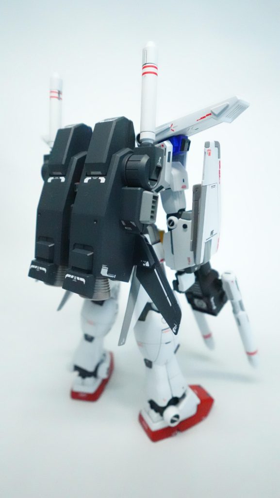 ZZガンダムと同じ形状の部分は多いですが一部異なる形状をしているのが特徴です。