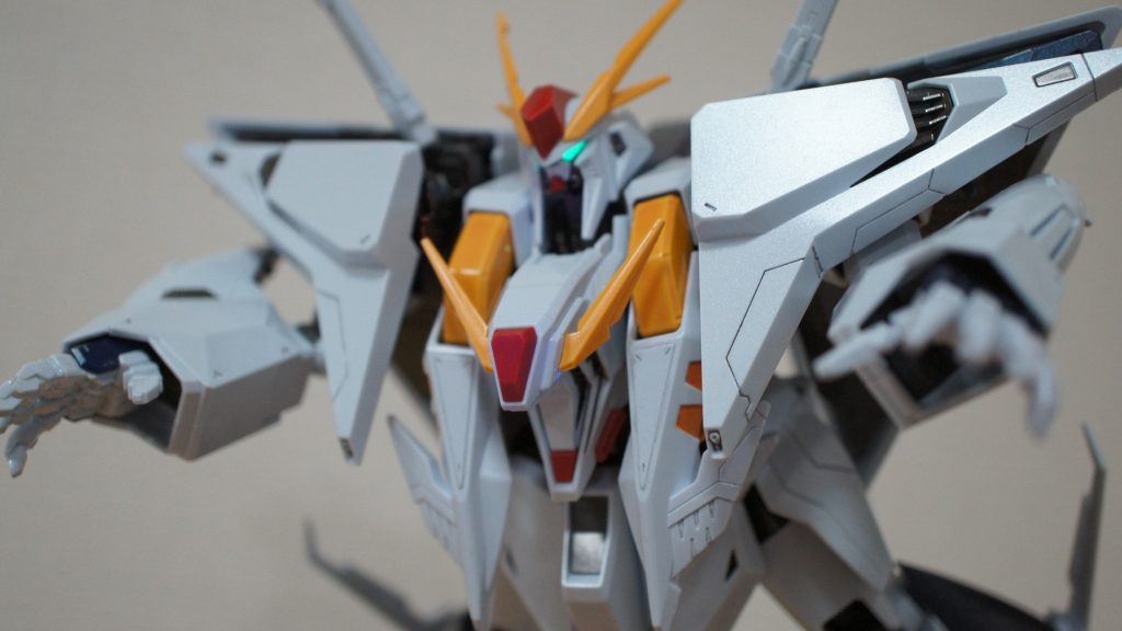 パケ絵のサイコガンダムっぽいグワーってやつ。