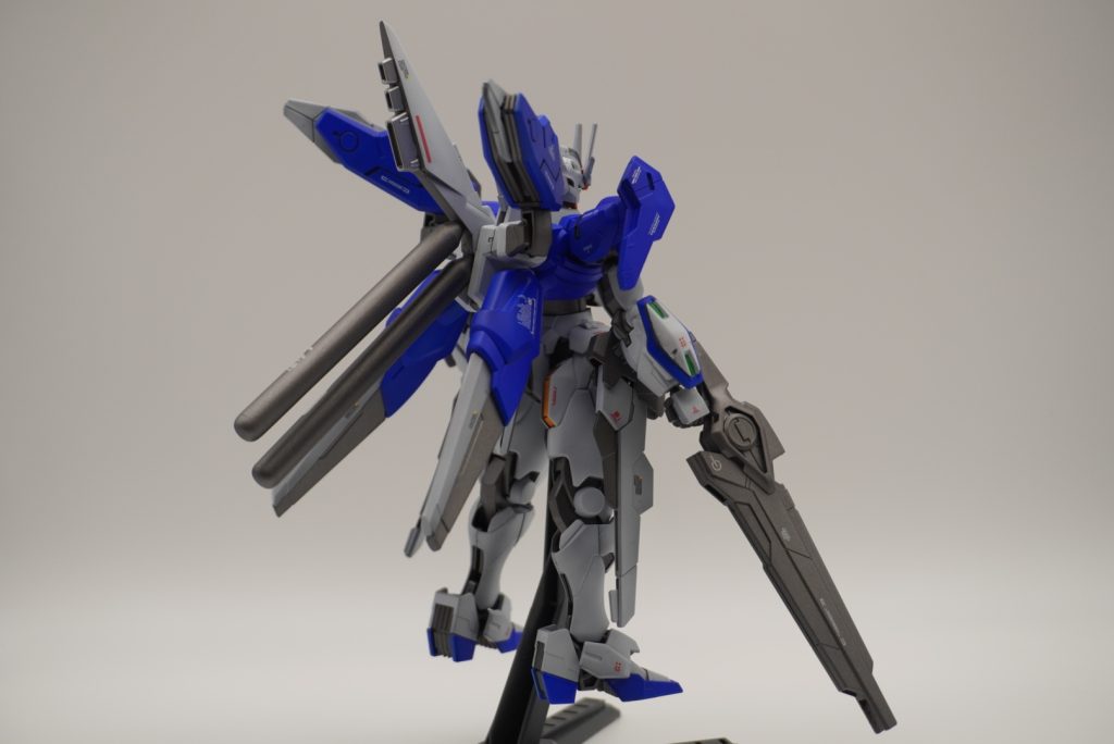 プロペラントタンクは世界観的にどうかなぁ、と思いつつ2本縦並びがお気に入りです。