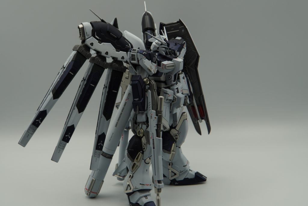 青色部分はガイアカラー　プリズムブルーブラックを使用しています。