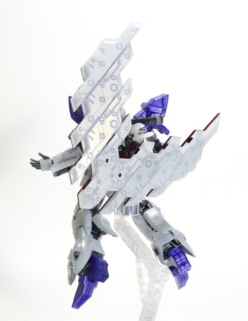 なんだかんだ白も綺麗ではある