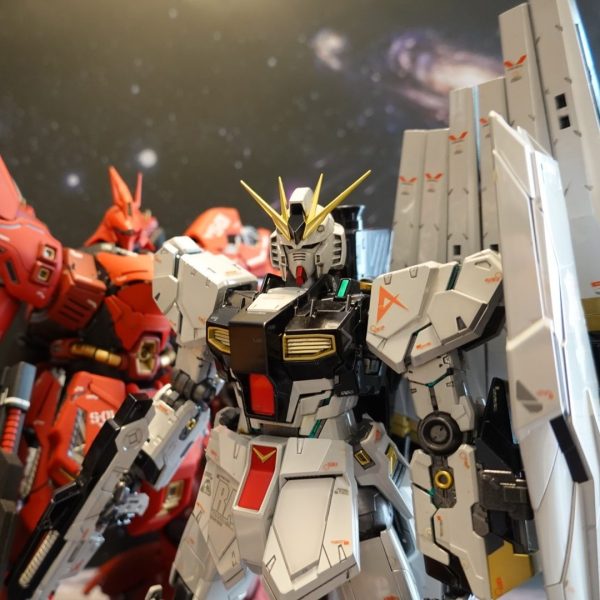 【MG】RX-93 νガンダム Ver.ka 1/100 チタニウムフィニッシュと、、、おまけでちっちゃいやつ