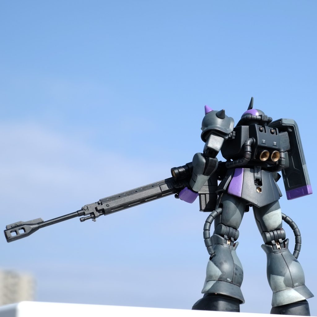 ポイントで入れた紫とゴールドは相性良いかなと思っています。それにしても対艦ライフルでかいな。