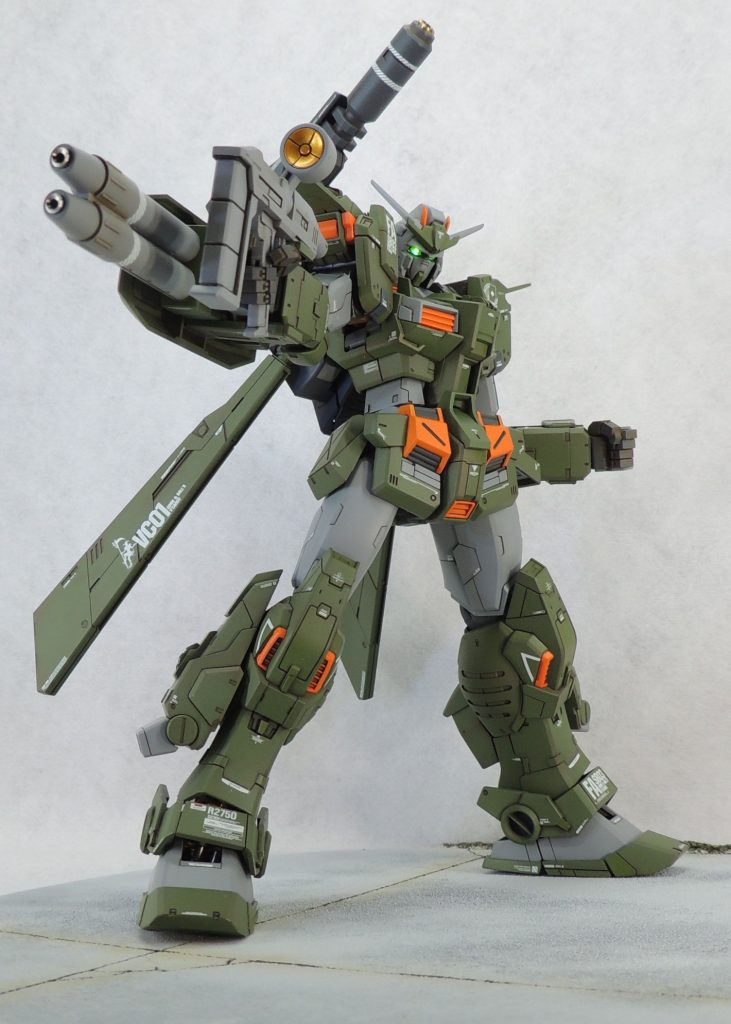 最後まで御覧いただき、ありがとうございました。大改造をせずにキットを普通に組むだけで、良好なプロポーションや広い可動域をもつカッコいいガンダムタイプを製作できるなんて、良い時代になったものです！