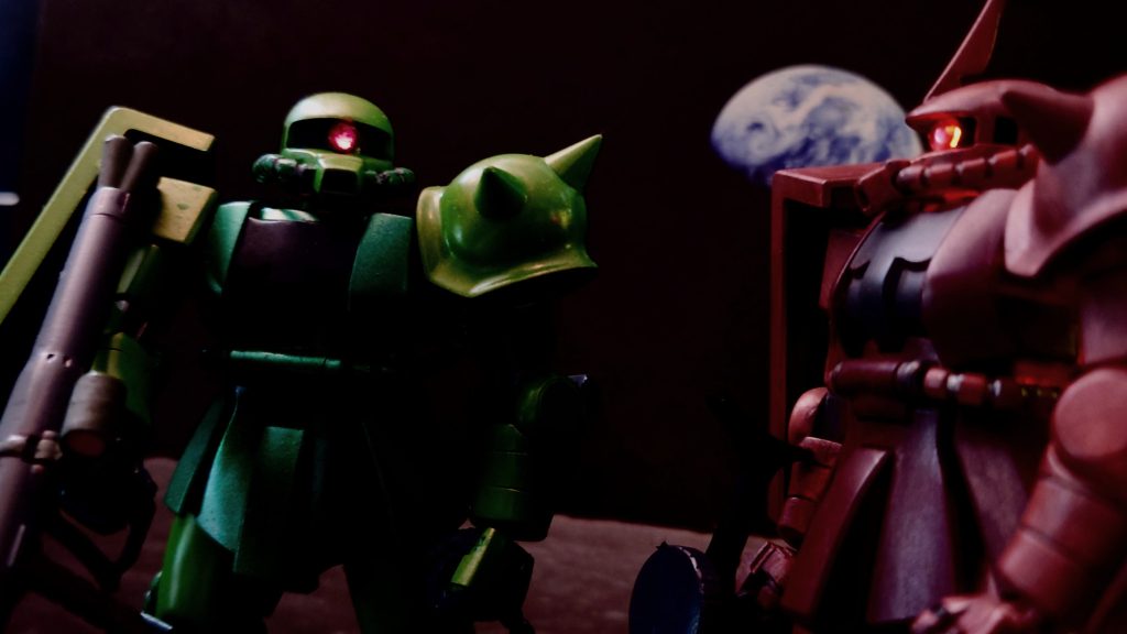 ザクの日なので、シャアザクと仲良く、2ショットです。