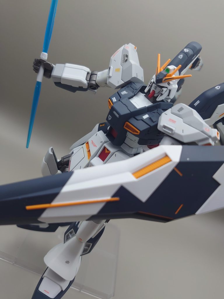 HI-νガンダム νガンダムカラーver.–5枚目/制作者：Leo