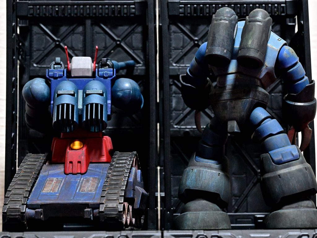 ガンタンクとズゴック