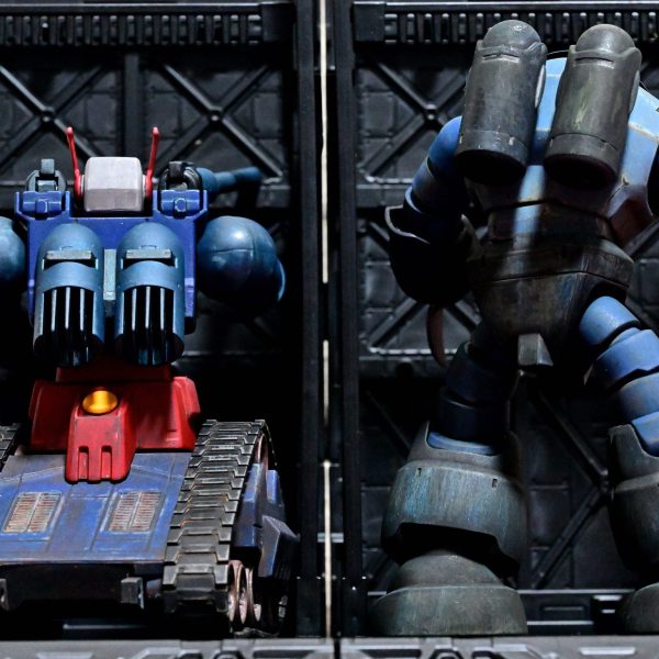 ガンタンクとズゴック