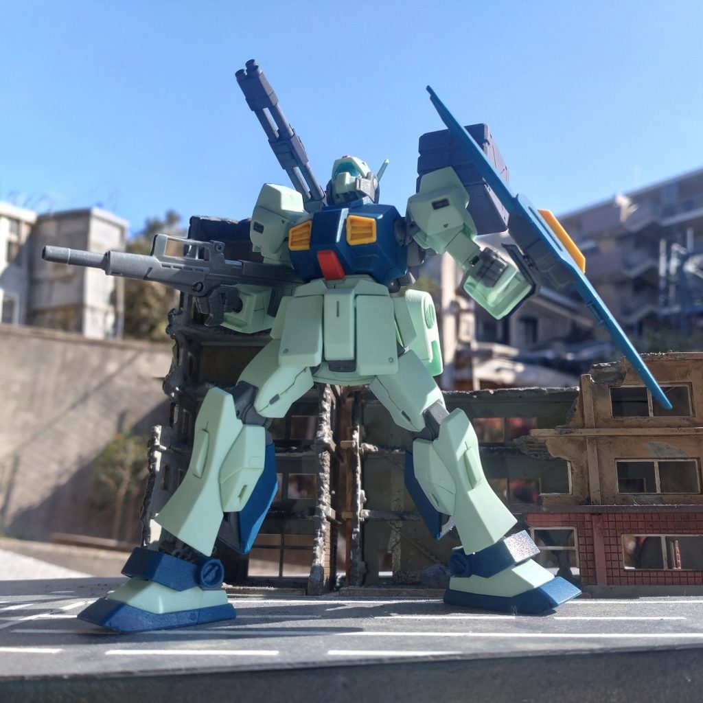 中距離用バックパックで迎撃しているイメージ。ネモも量産機としては優秀なので少しでもバリエーション増えていって欲しいなぁ😄