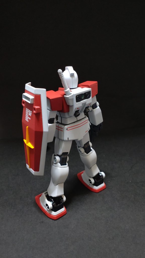 大昔のデカールをあさって何となくペシペシと配置しましたがラインは千切れまくったので途中から諦め気味で妥協😓