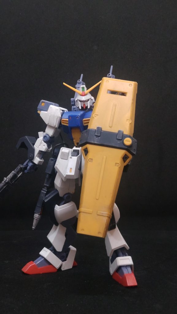 基本的にいつも通りの簡単フィニッシュ。機体は綺麗にしてそうと思ったので、多少の汚れやドライブラシでのハゲチョロは控えめに入れ、少し迷いましたがコーション類は無しにしました。