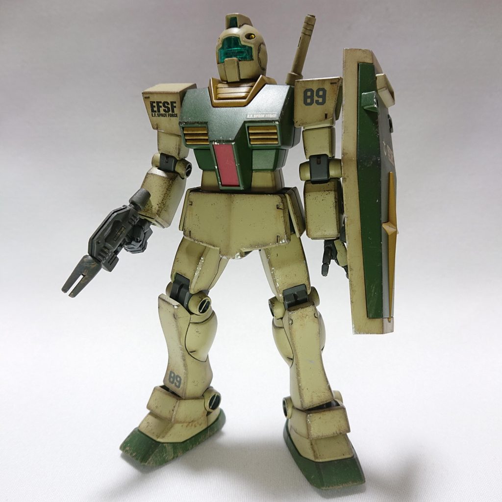 外装のヒケ取り以外は特に何も加工していないスタンダードな仕上がりで、森林地帯用にグリーンで塗装して仕上げました。