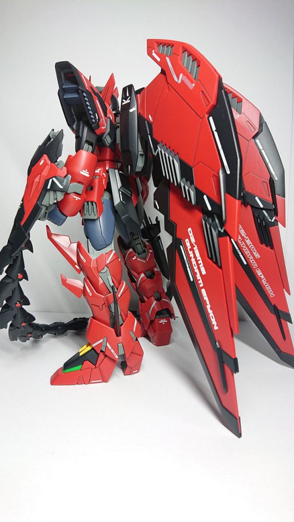 デカールで余った「型式番号」と「機体名」はバックパックに貼ってみました。