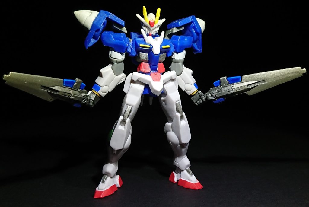 こちらは制作途中で放置が決定した通常版ダブルオー。GNソードⅡの可変改造を思いつく前に武器だけ塗装を施したものです。手首には真鍮線を入れ、可動するようにしてあります。本体は未塗装。